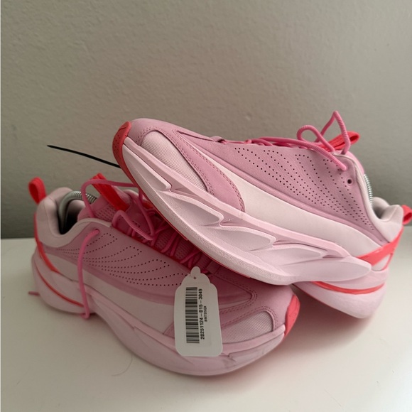 Hoka One One Shoes - Hoka One One ELEVON X Pink and White Women's Sneakers